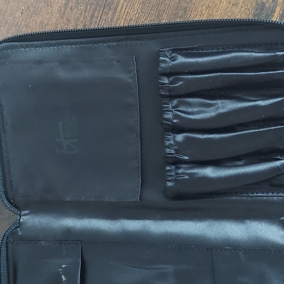 IT Brushes for Ulta Brush Case - Picture 9 of 10